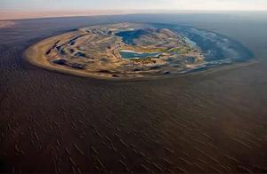 One of the Overseas Travel Destinations After the Pandemic: Waw An Namus - The Earth's Navel