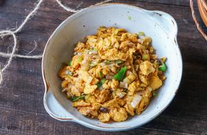 Northern people's eyes light up upon seeing this dish, while Southerners hesitate to try it.