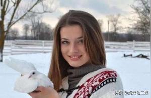 Ukraine Tourism: Guide Warns Male Tourists Not to Go Out at Night!