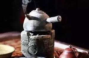A Pot of Boiling Water, a Floating Life