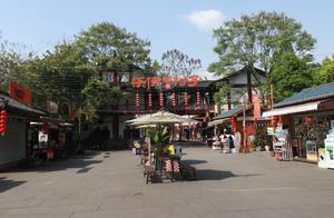 A Slow Life Under the Great Buddha: 'Dwelling in the Human World, Without the Noise of Carriages'