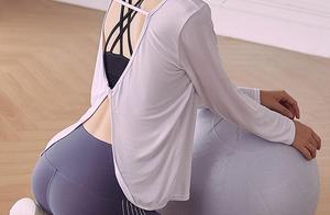 Exercise is important, but choosing yoga clothes shouldn't be taken lightly.