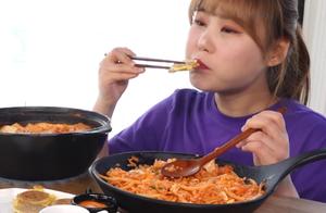 Foodie Uncle Makes Homemade Gourmet at Home: Eating an Entire Table in One Go – How Long Has It Been Since You Last Ate?