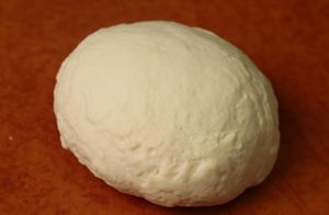 When Making Steamed Buns, Remember Not to Just Add Yeast – Add a Few Drops to the Dough, and the Buns Will Be White, Soft, Fragrant, and Sweet