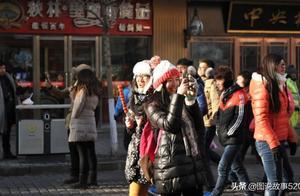 A Horse-Drawn Carriage Road Forged 120 Years Ago, Now Asia's Largest and Longest Pedestrian Street