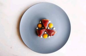 Pan-Fried Spicy Duck with Sour Sauce, Soy Sauce Steamed Eel, and Iron Mountain Yam Dreamed with Dongpo Mushrooms