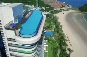 Swimming in a Sky Pool 100 Meters Above the Sea - Hailang Island's North Luo Secret Realm is Truly Captivating