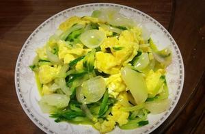Cucumber, Egg, and Onion Stir-Fry Recipe
