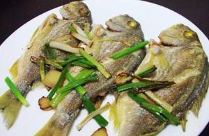 When Frying Fish, Don't Rush to Add Oil – A Chef Shares 3 Tips to Prevent Sticking and Breaking the Skin