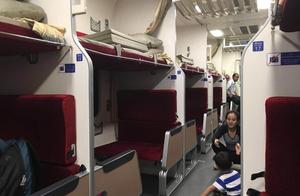 Chinese Tourists Discover High-Level Service on Thai Trains