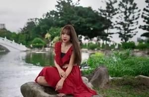 Heartache Love Short Sentences: You are a fleeting, long-lasting rainy season love, also a constant longing in my heart.