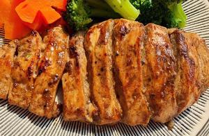 Secretly Tender and Juicy Black Pepper Chicken Breast – A Lazy Person’s Fat-Reducing Meal