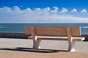 What to Pay Attention to When Swimming at the Beach