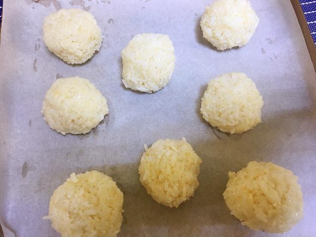 在家自制锅巴，做法很简单，咬一口又香又脆，全家都爱吃