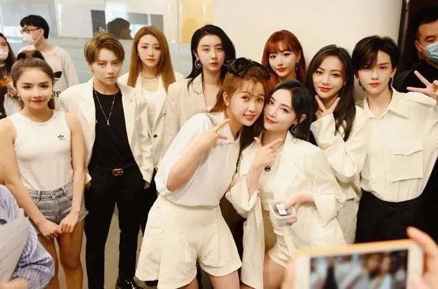 影视交流地|怼天怼地怼杜华，这群姐姐不好惹