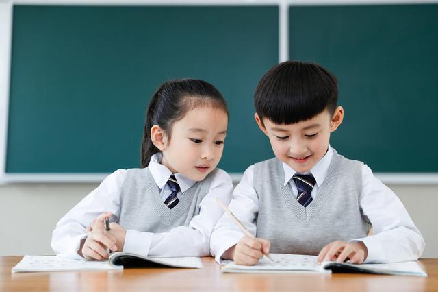 #你的育儿经#作为老师，你会整天逼自己的孩子学习吗？老师流泪了