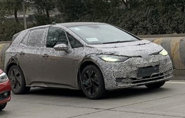 大众国产ID.3路试谍照，年内上市，预计15万起售，还买Model 3吗