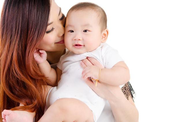 『你的育儿经』如何顺利应对婴儿依恋关键期？给新手宝妈支新招