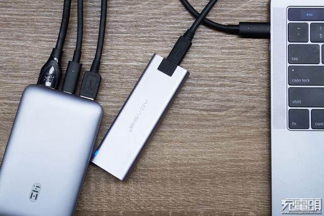 自带HDMI支持4K视频拓展，紫米多功能充电宝深度评测