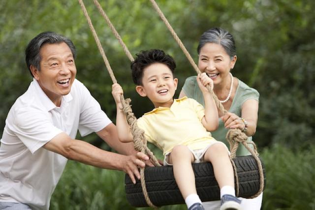 【超级宝妈】老人带娃惯用的这些口头语，以为是对孩子好，实则是害了孩子