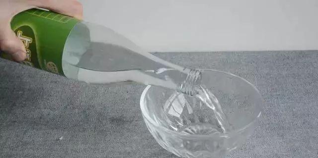 厕所|一勺白醋解决厕所臭味问题，赶紧学起来吧