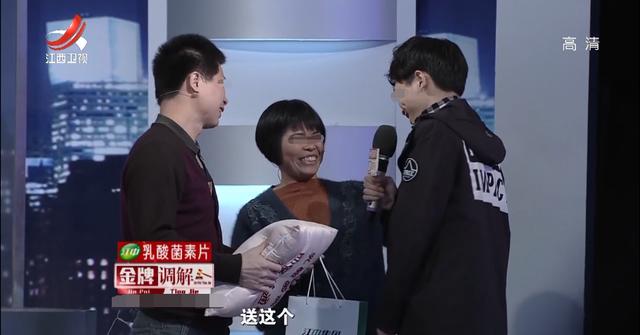 本是一个听话的好孩子，竟被父亲骂成了非主流，母亲：都是他的错