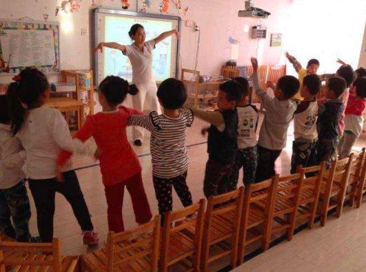 生活矜持点|第一天上幼儿园，为啥有的孩子“不哭”？他们大多来自这3种家庭