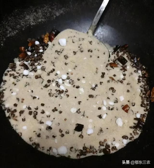 农村冬天腌腊肉，放多少盐？记住比例，不发霉不变质，又香又入味