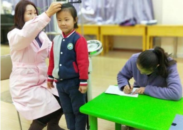 亲人族|孩子若这3个部位＂短＂，将来或许不会太高，看看你家娃有在其中吗