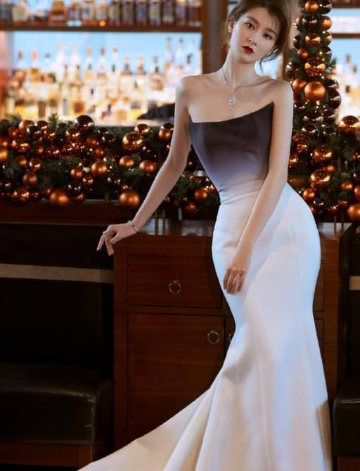 红梅千雪|还想说乔欣是“腿精”？看她离开精修的腿