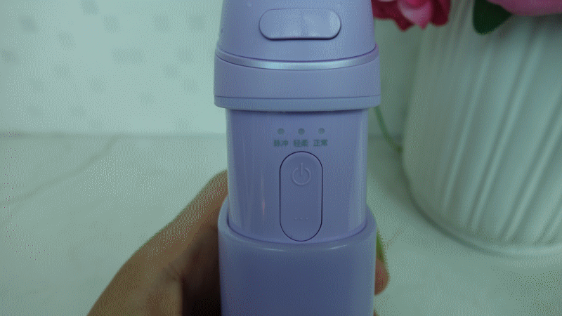 口腔清洁新工具，深度洁牙新体验——罗曼与丁香医生联名款冲牙器