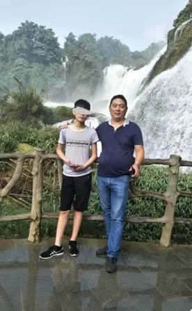 暖先生格调▲近日,多名学生戴口罩跑步猝死:李兰娟院士和张文宏教授发出警告!