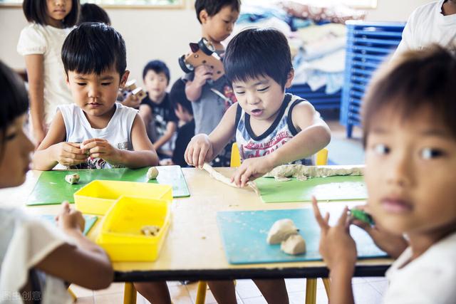 人民日报：禁止幼儿园教育“小学化”！孩子3-6岁应该学什么？