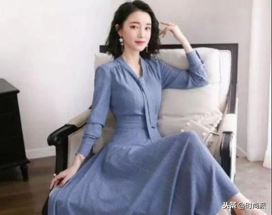 时尚探究社端午节回家，别穿太土气，瞧新出的这款气质裙，精致又减龄