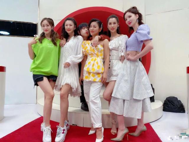 沐若清辰|《乘风破浪》姐姐们小心机！刘芸只p自己排挤吴昕，丁当内涵卖惨