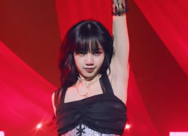 《青2》合作舞台预告来了，NPC学长看花眼，见到Lisa我犯花痴啦fun娱乐