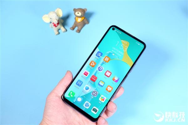 【环球网】首发麒麟820！荣耀30S开箱图赏：矩阵四摄亮眼