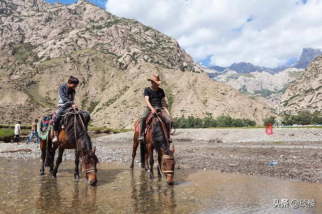 #趣旅游#一年只开放5个月,这条纵贯天山脊梁的景观大道,老司机才能挑战