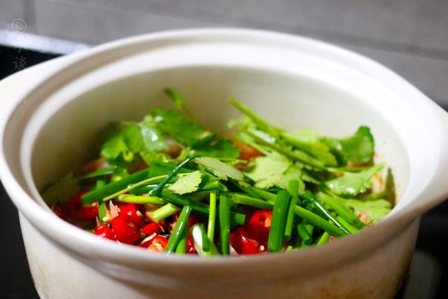 家有孩子多吃这虾，Q弹劲道，鲜嫩爽口，无需久炖，焖一下就出锅