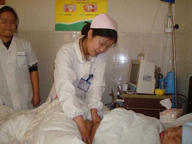 你的育儿经|医生给产妇“按肚子”，丈夫闹出乌龙，产后这3种痛要“挺”过来