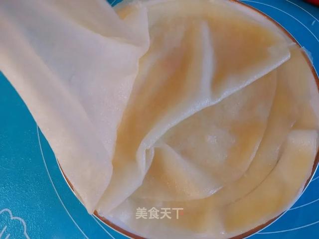薄如蝉翼的春饼，卷肉卷菜都好吃！