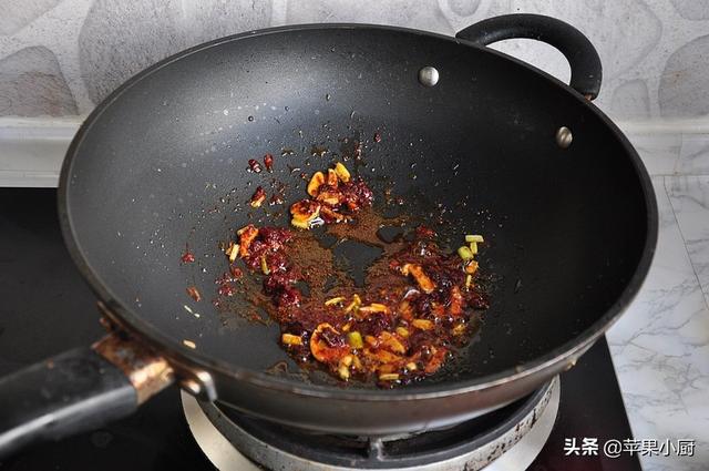 把鸡蛋做成下饭菜，天冷换个口味来配饭，味道香浓，做法简单