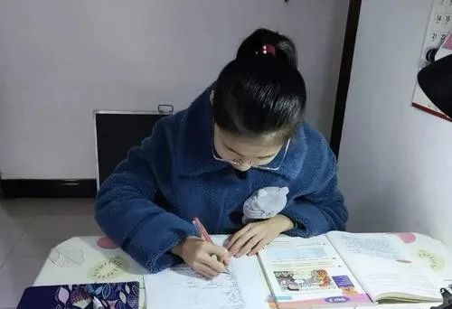 #暖先生格调#如果开学推迟到了5月之后，家长和学生将要面临巨大考验