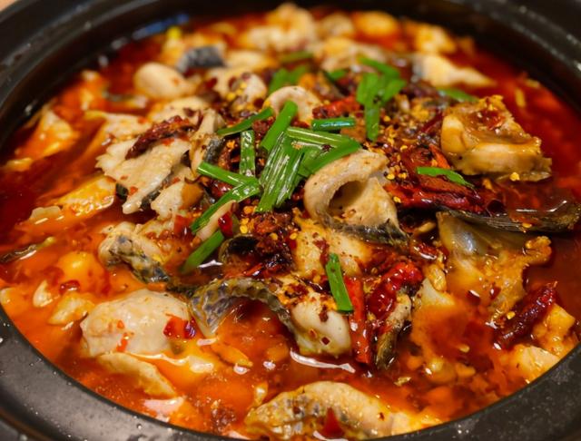 冷天，最馋吃麻辣水煮鱼片，学会腌鱼片的技巧，鱼肉鲜嫩滑不柴