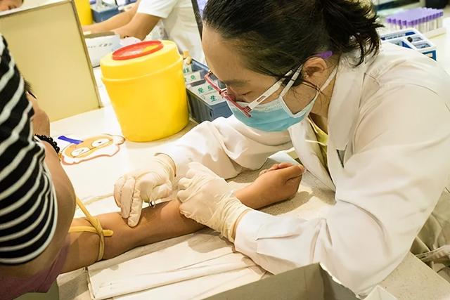 甲状腺结节发展到几级是癌症？医生：为了防止结节癌变，2物少吃