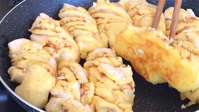 玉米面最好吃的做法，看着都流口水，暄软细腻，越嚼越香