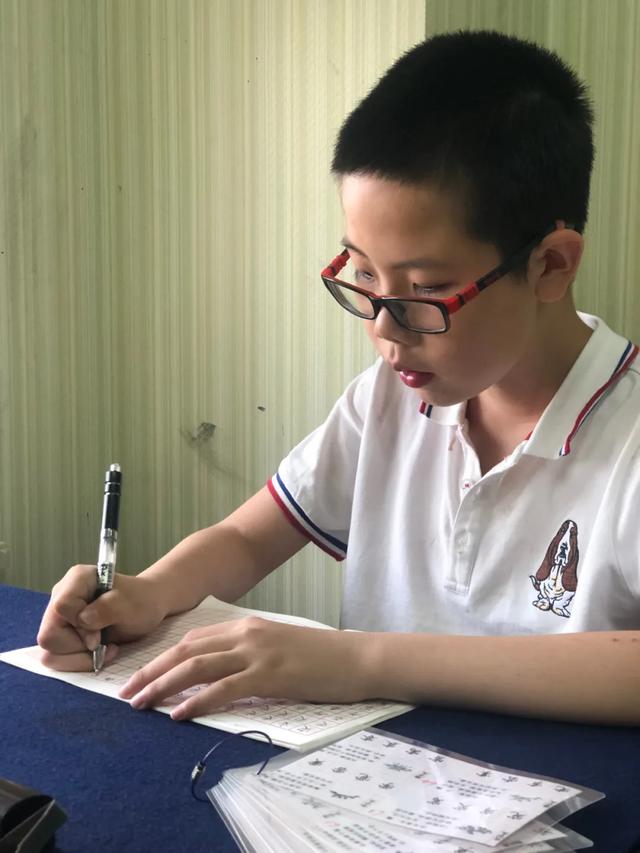 你的育儿经|致家长丨孩子练字方法在此，难得一见