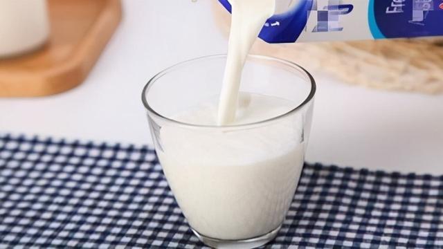 “挂羊头卖狗肉”的三种牛奶，孩子爱喝却没啥营养，以后别再买了