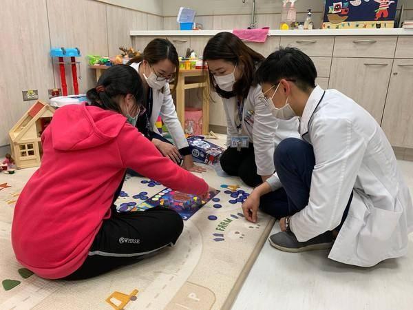 「你的育儿经」4岁少年还不会说话?婴儿速查自闭症,4个指标很重要