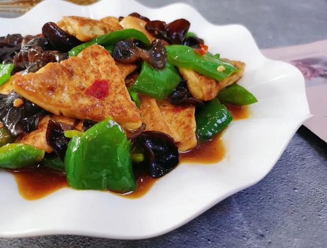 家常豆腐：做法简单又美味，全家老少都爱吃